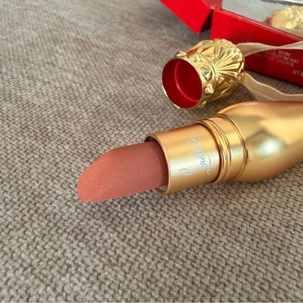 Christian Louboutin Matte Lipstick Pendant with Ribbon - Shade Milky Light 342M - Picture 4 of 16